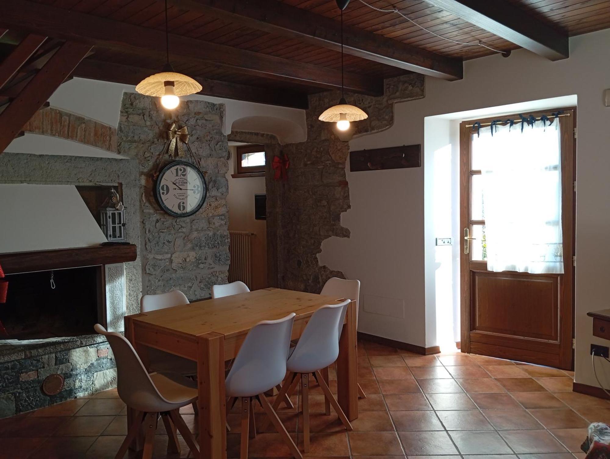 Ca' Baetti L'Antico Borgo Bed & Breakfast Roncola Eksteriør bilde