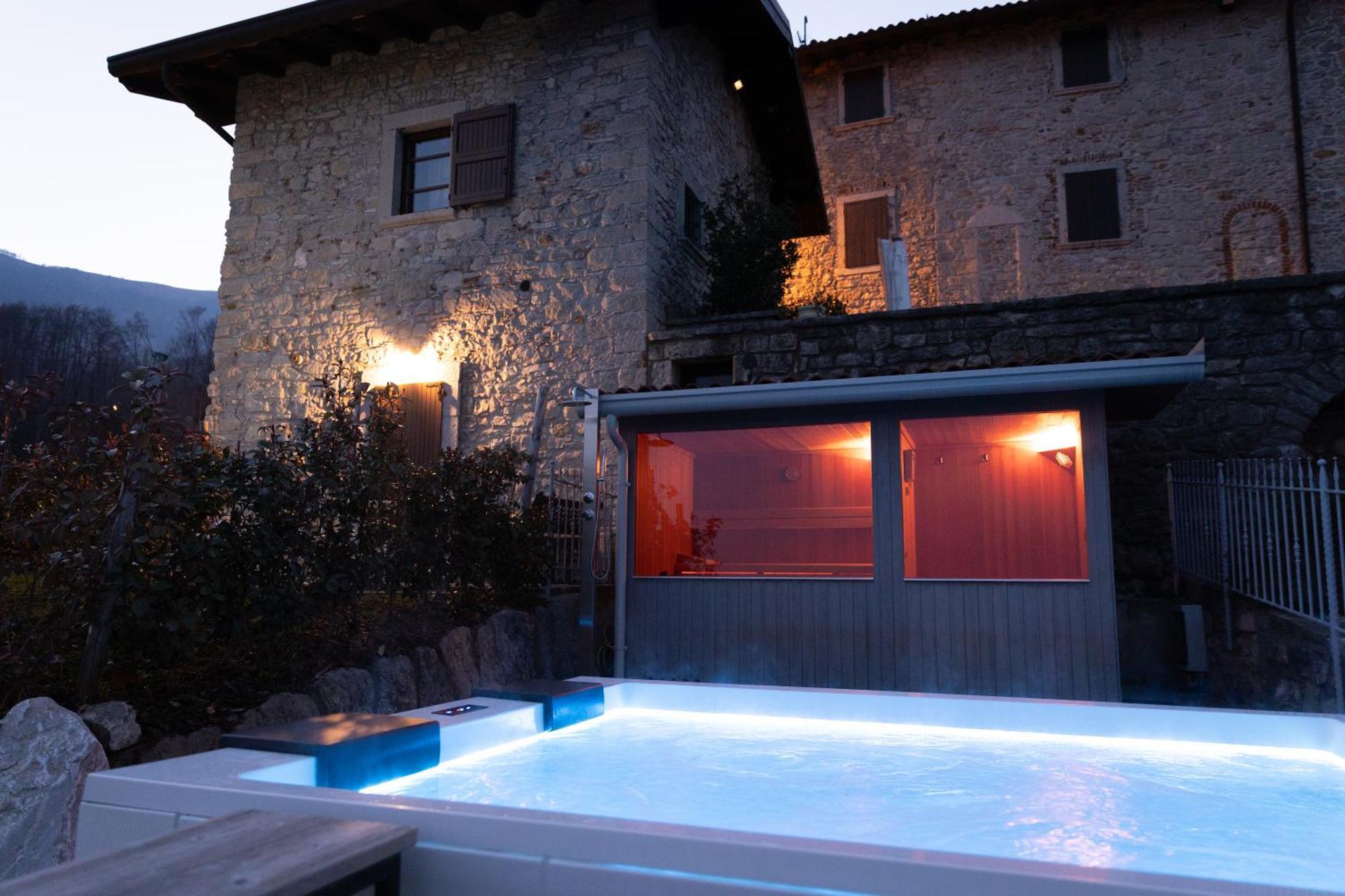 Ca' Baetti L'Antico Borgo Bed & Breakfast Roncola Eksteriør bilde