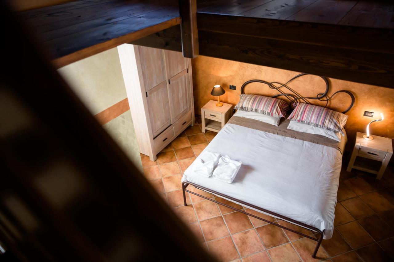 Ca' Baetti L'Antico Borgo Bed & Breakfast Roncola Eksteriør bilde